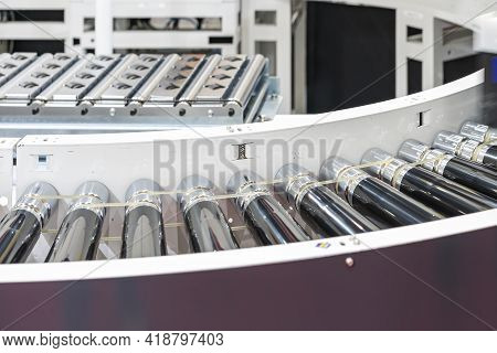 Roller Conveyor Of Automatic Production Line Of Manufacturing Process For Transportation Material Go