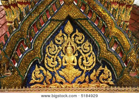 Buddhistiske dekorative basrelief