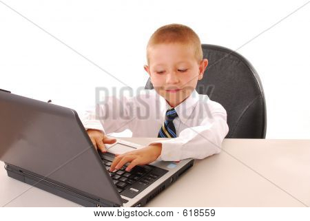Menino de negócio dois