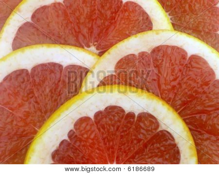 Pomelo Scheiben geschnitten