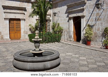 Colonial Courtyard