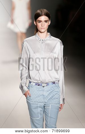 NEW YORK-SEP 8: A model walks the runway at the OUDIFU fashion show during Mercedes-Benz Fashion Week Spring/Summer 2015 at The Salon at Lincoln Center on September 8, 2014 in New York City.