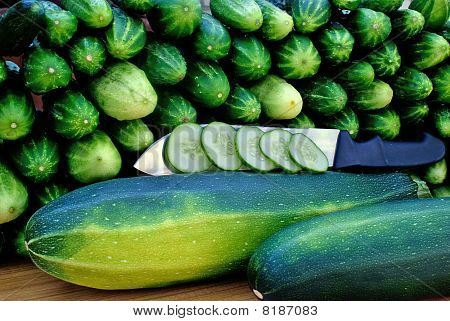 Moelle oblongue et concombre vert
