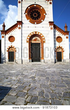 Church  In  The Mercallo  Old     Sidewalk Italy  Lombardy