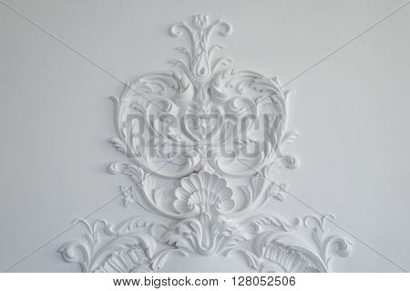 Luxury white wall design bas-relief with stucco mouldings roccoco element