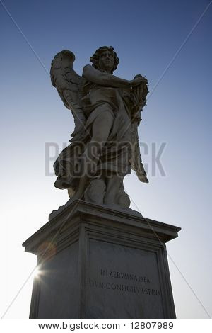 Angel sochy z mostu Ponte Sant'Angelo v Římě, Itálie.