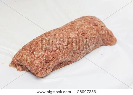 Stuffed meatloaf preparation : Raw Egg and Vegetables stuffed meatloaf