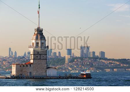 Istanbul view of the Maiden's Tower (Turkish: K?z Kulesi) Turkey