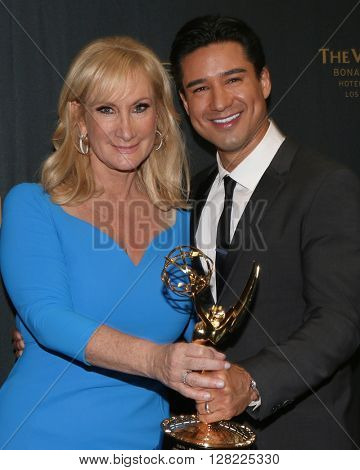 LOS ANGELES - MAY 1:  Lisa Gregorisch-Dempsey, Mario Lopez at the 43rd Daytime Emmy Awards at the Westin Bonaventure Hotel  on May 1, 2016 in Los Angeles, CA