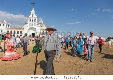 El ROCIO, ANDALUCIA, SPAIN - MAY 22: Romeria after visiting the Sanctuary goes to village.  2015  It is one of the most famous pilgrimage of Spain. This pilgrimage passes from the 15th century.