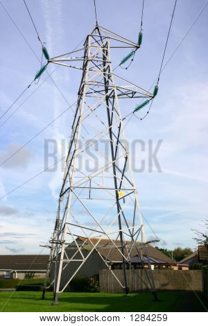 Grande elettricità pilone