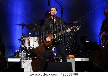 NEW YORK-MAY 5: Actor/singer Chris Carmack performs onstage during ABC's 