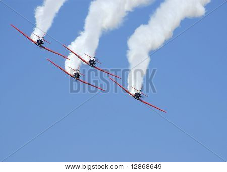 Uçak airshow sırasında