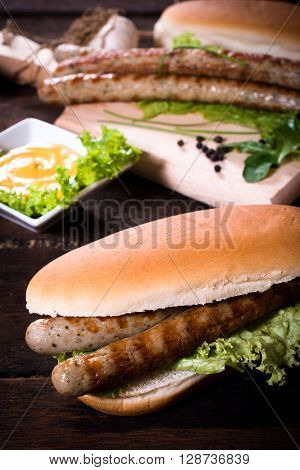 Grilled Sausagesin Bun