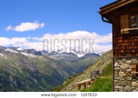 Hory Lodge