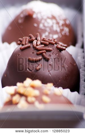 doces de chocolate na caixa