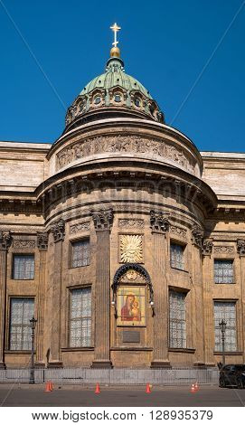 Kazan Cathedral -Cathedral of the Kazan Icon of the Mother of God-. Saint Petersburg, Russia. Kazan Icon of the Mother of God on the altar wall.