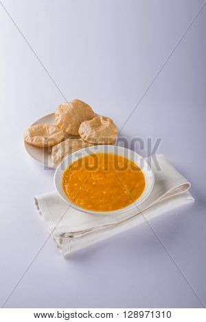 Aamras or Aam Ras Puri: Puri which is an indian fried small bread and alphonso mango pulp is a popular lunch especially during Padwa, the Marathi new year, maharashtrian lunch/dinner menu