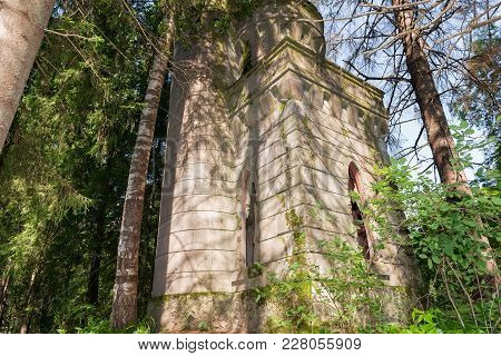 The Time-destroyed Romantic Chapel-tomb (1914). Manor Zavetnoye. Novgorod Region, Russia