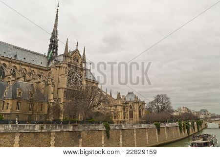 Notre Dam De Paris