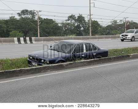 Car Accidentally Went Into A Roadside Ditch ; Vibhavadi-rangsit Road Km 42  ; Thailand 27 Feb 2018