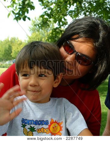 พูดว่า สวัสดี