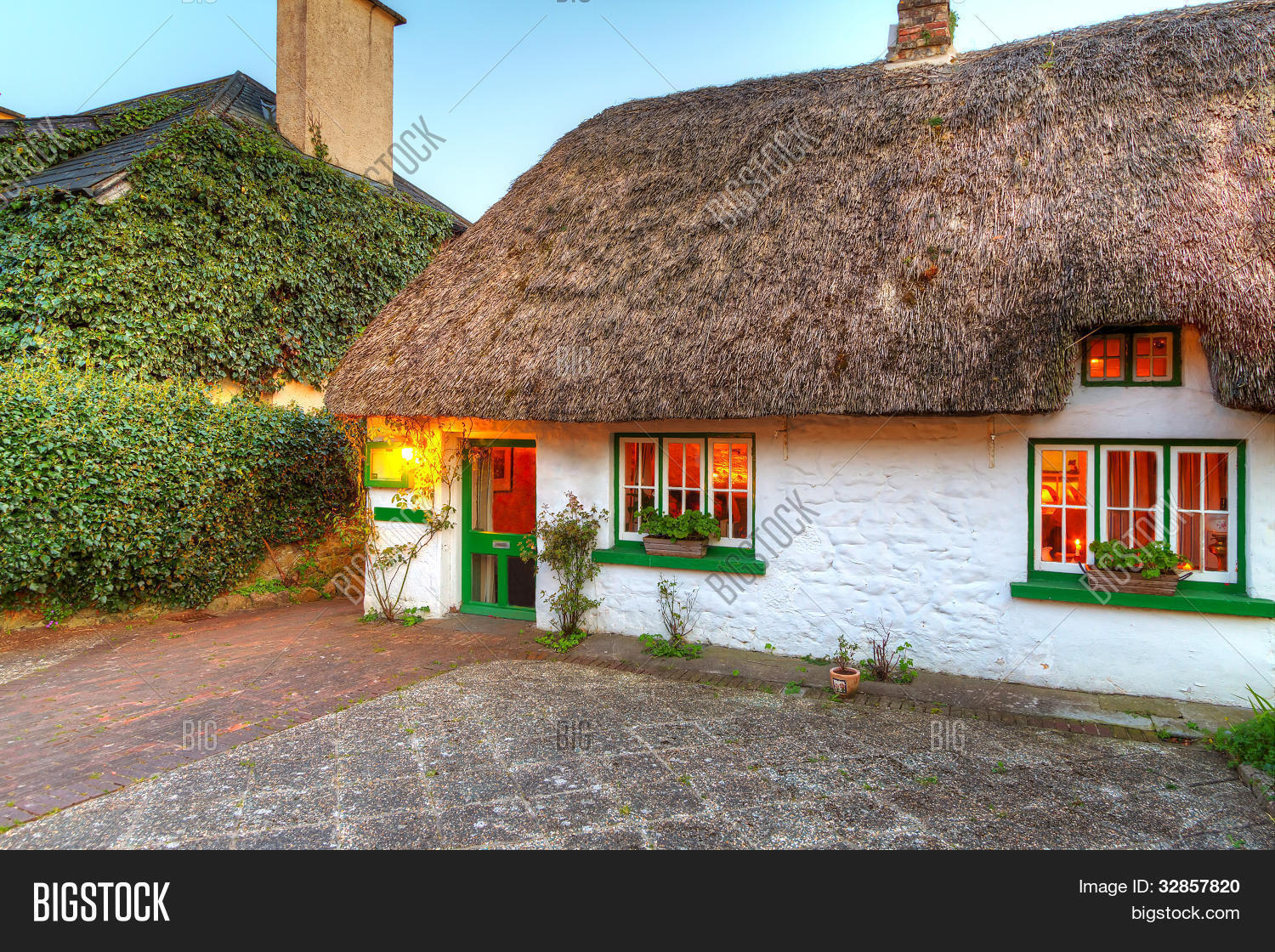 Traditional Irish Cottage House Image & Photo Bigstock