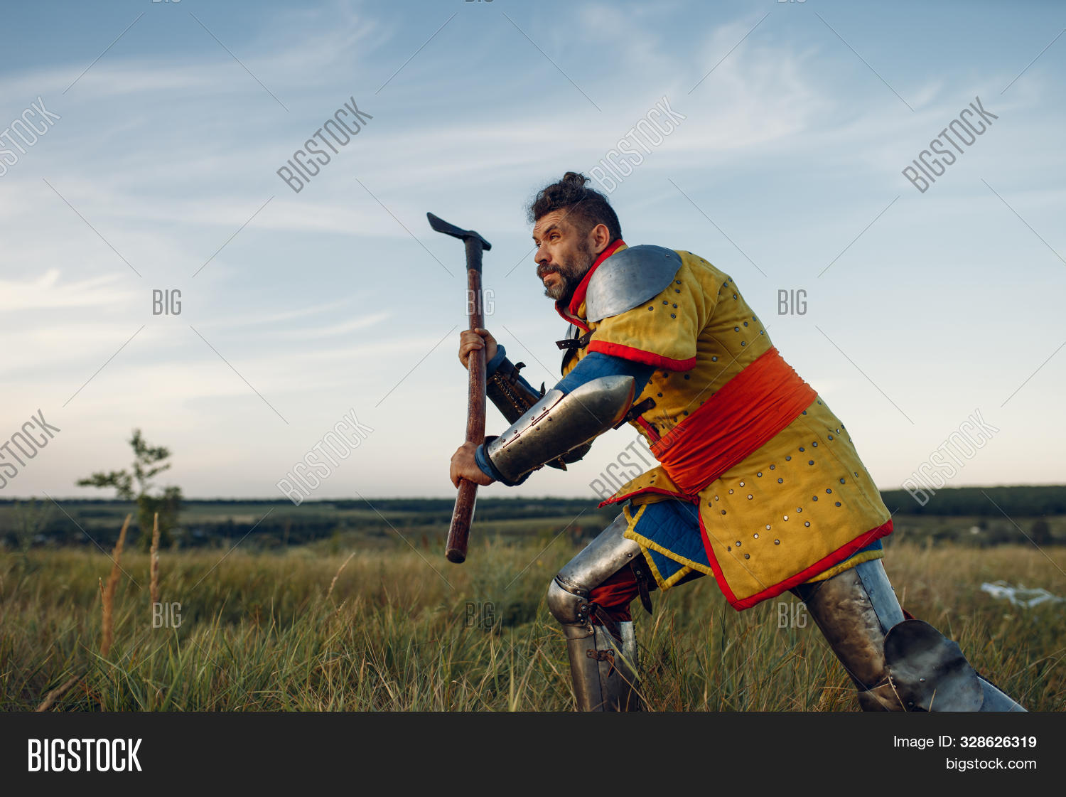 Махал мечом. Меч в руке. Киану ривз 47 ронинов. Махал мечом. Самурай в полный рост с катаной.