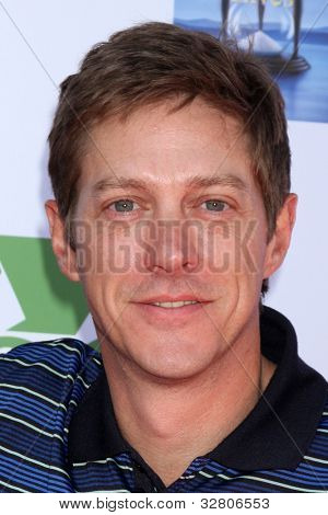 LOS ANGELES - 7. maj: Kevin Rahm ankommer til den femte årlige George Lopez Celebrity Golf Classic på La