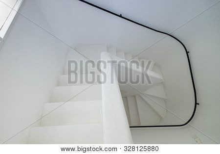 Colombo, Sri Lanka - August 11, 2019: The White Wall And Ladder Of Colombo . Columbo Capital City Of
