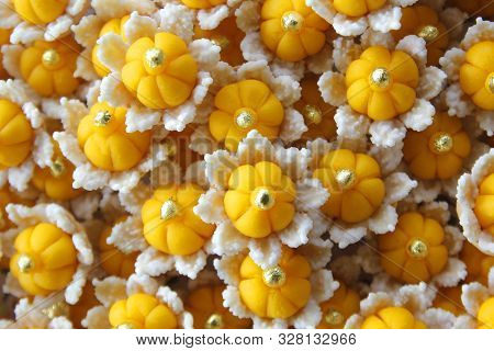 Jah Mongkut Or Sergeant Pastry Crown
