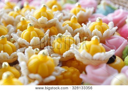 Jah Mongkut Or Sergeant Pastry Crown