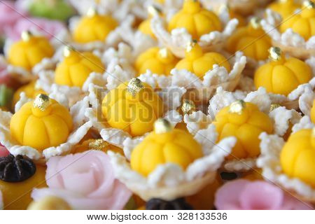Jah Mongkut Or Sergeant Pastry Crown