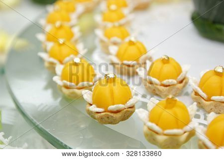 Jah Mongkut Or Sergeant Pastry Crown