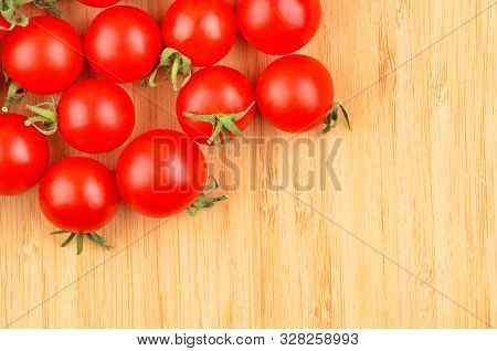 Tomato (solanum Lycopersicum Var. Cerasiforme)