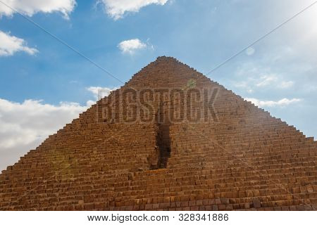 Great Pyramid Of Giza (also Known As The Pyramid Of Khufu Or The Pyramid Of Cheops) Is The Oldest An