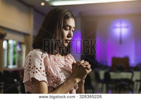 Women Praying Hand Faith Jesus Promise Pray For God Blessing Wishing Have Better Life Christians Tog