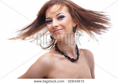 Modell mit flatternden Haar