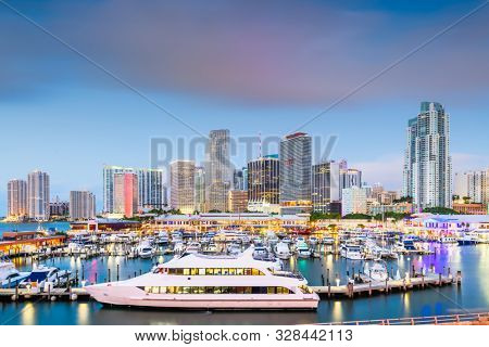 Miami, Florida, USA downtown skyline at dusk.