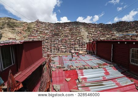 Red village and monastery at Larung gar (Buddhist Academy) in Sichuan China
