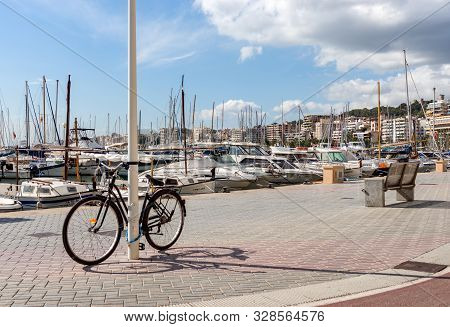 Palma De Mallorca, Spain - October 16, 2018: Maritime Promenade, Paseo Maritimo - Palma De Mallorca,