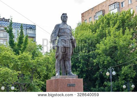 Kaluga, Russia - August 2017: Monument To S.М. Kirov In Kaluga