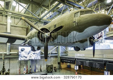 New Orleans, Usa - Dec 18, 2017: A Life-size Us World War Ii Plane Hanging Over The Lobby Of The Nat
