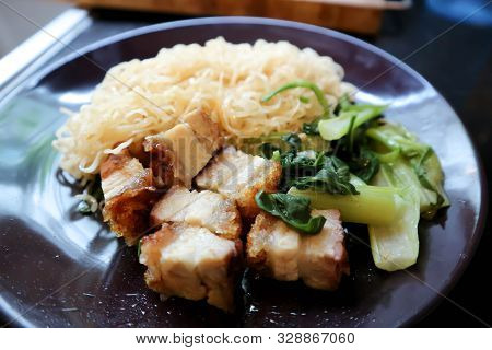 Noodle, Chinese Noodles Or Pork Noodles With Vegetble