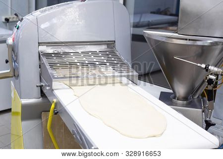 Dough Sheeter For Rolling Dough For The Manufacture Of Pastries And Bread, Puff Pastry
