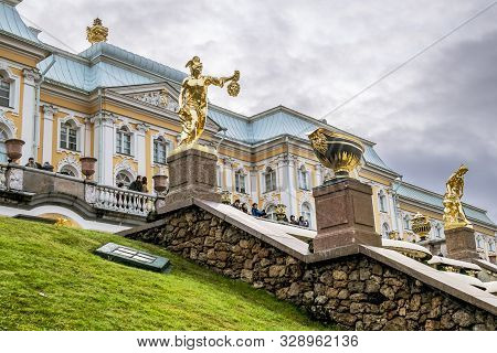 Peterhof.russia.october 20, 2019.a Large Cascade Of Fountains In Front Of The Facade Of The Grand Pa
