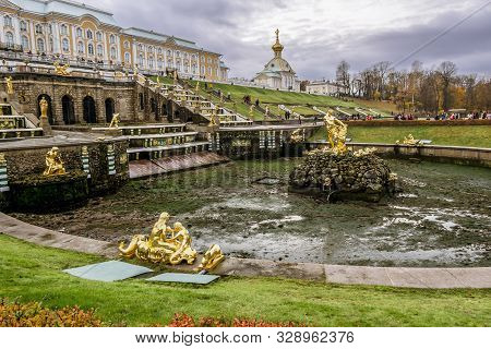 Peterhof.russia.october 20, 2019.a Large Cascade Of Fountains In Front Of The Facade Of The Grand Pa