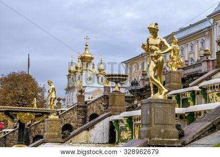 Peterhof.russia.october 20, 2019.great Cascade Of Fountains In Peterhof Before Preparing For The Win