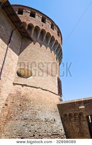 สฟอร์ซาของปราสาท Dozza Emilia-Romagna อิตาลี