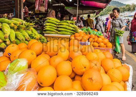 Cameron Highlands Malaysia. March 10 2019. A View Of A Honey Orange Market Stall At The Kea Farm Mar